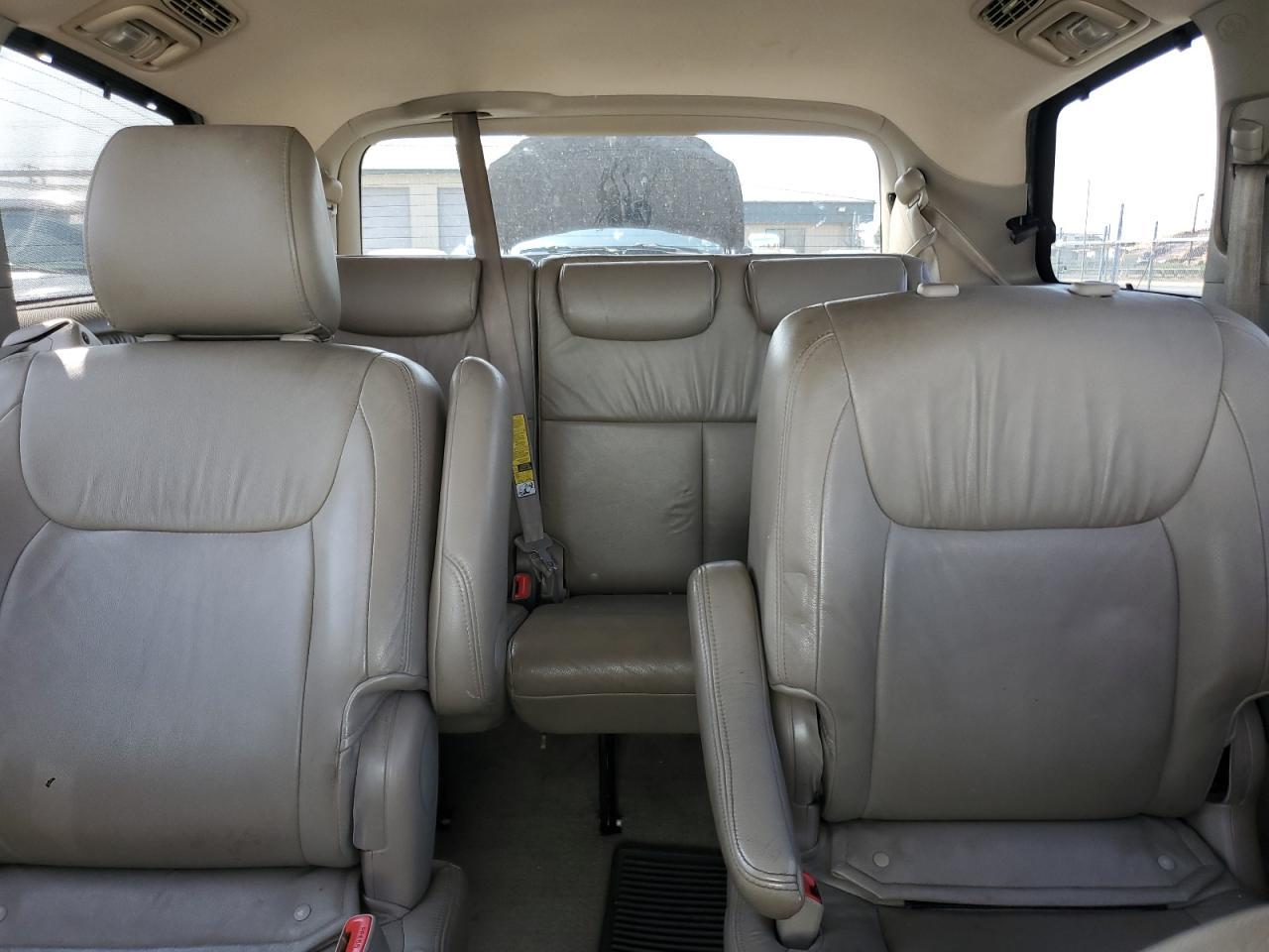 2010 TOYOTA SIENNA