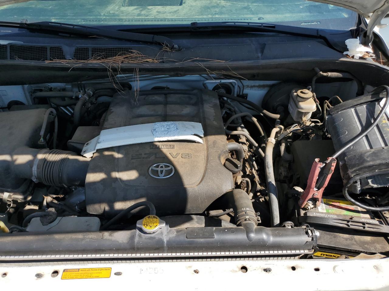 2013 TOYOTA Sequoia