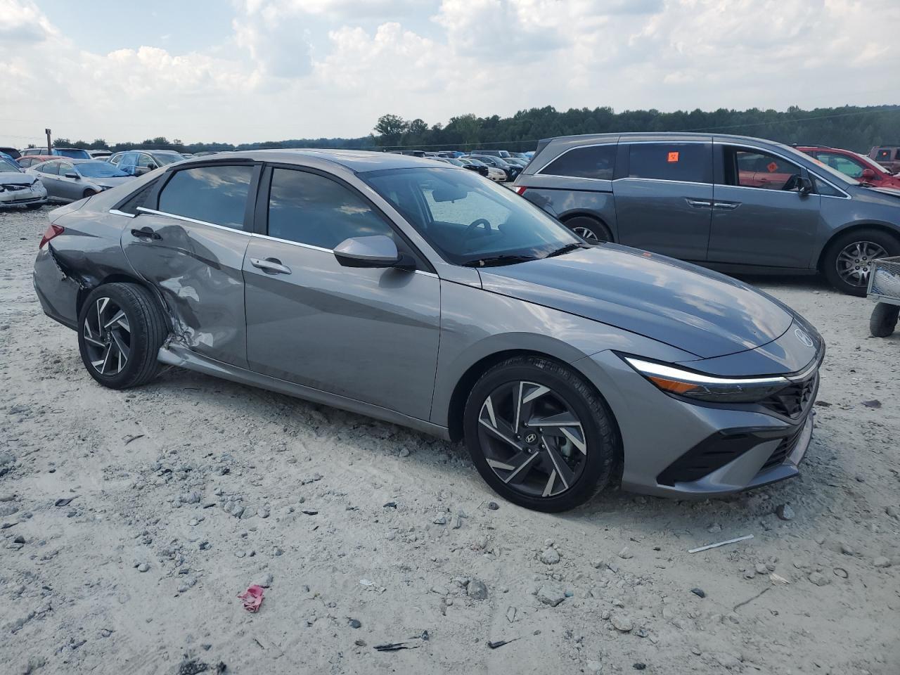 2024 HYUNDAI ELANTRA