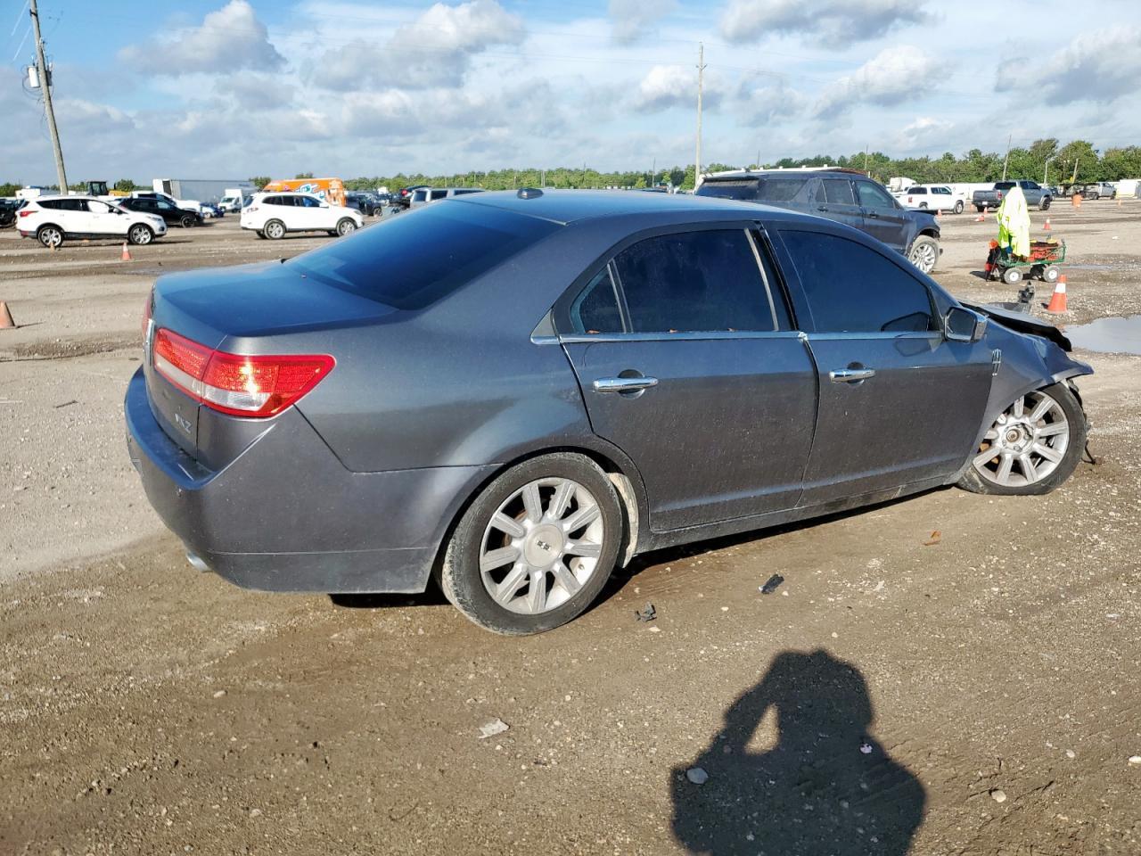 2010 LINCOLN MKZ