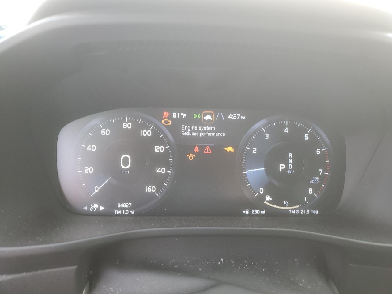 2020 VOLVO XC40