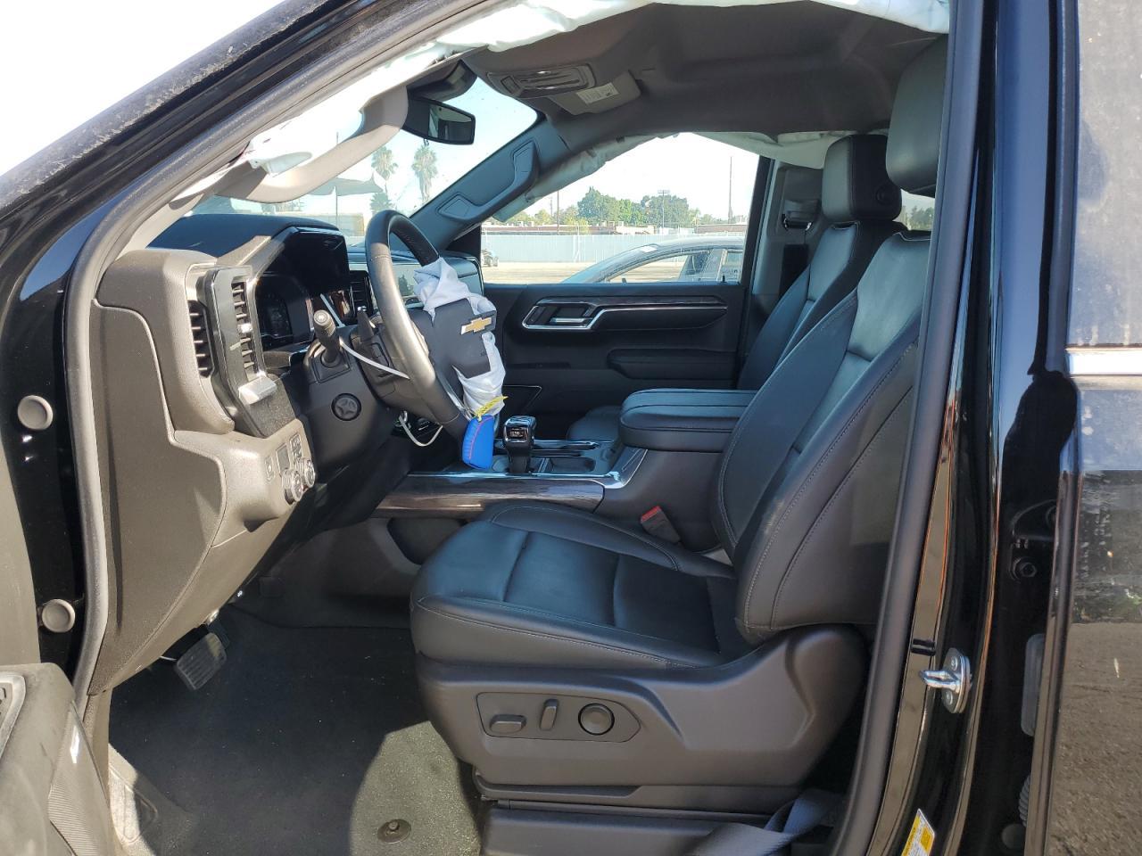2024 CHEVROLET Silverado