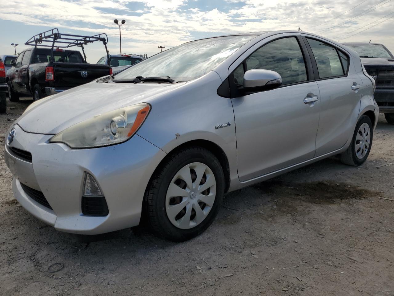 2013 TOYOTA Prius c