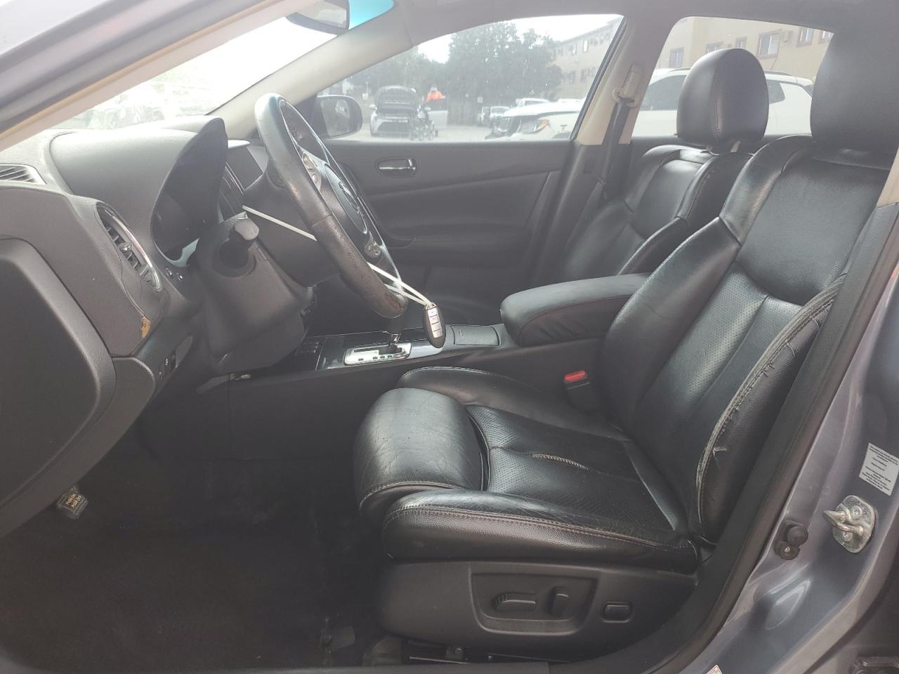 2011 NISSAN Maxima