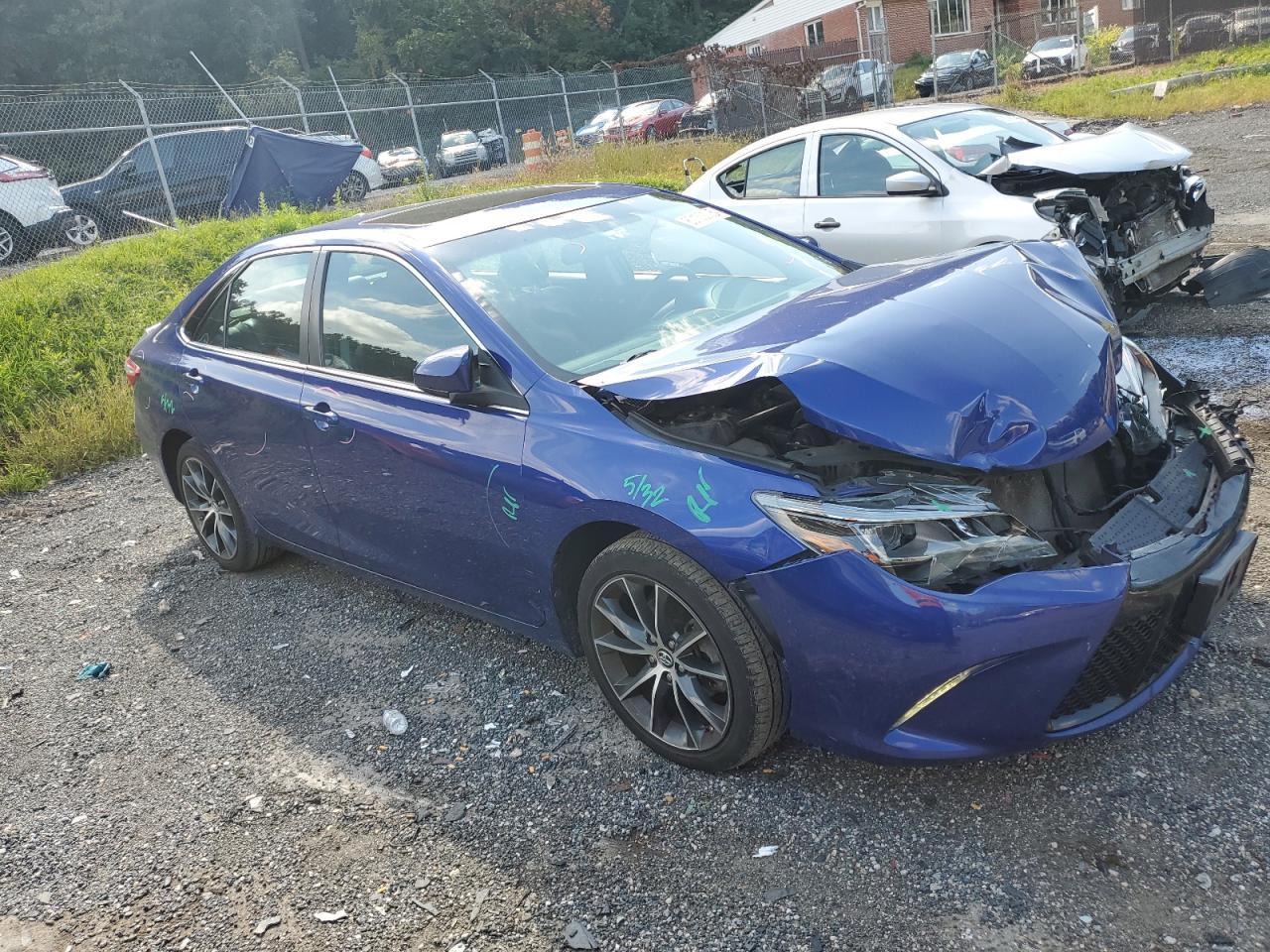 2016 TOYOTA CAMRY