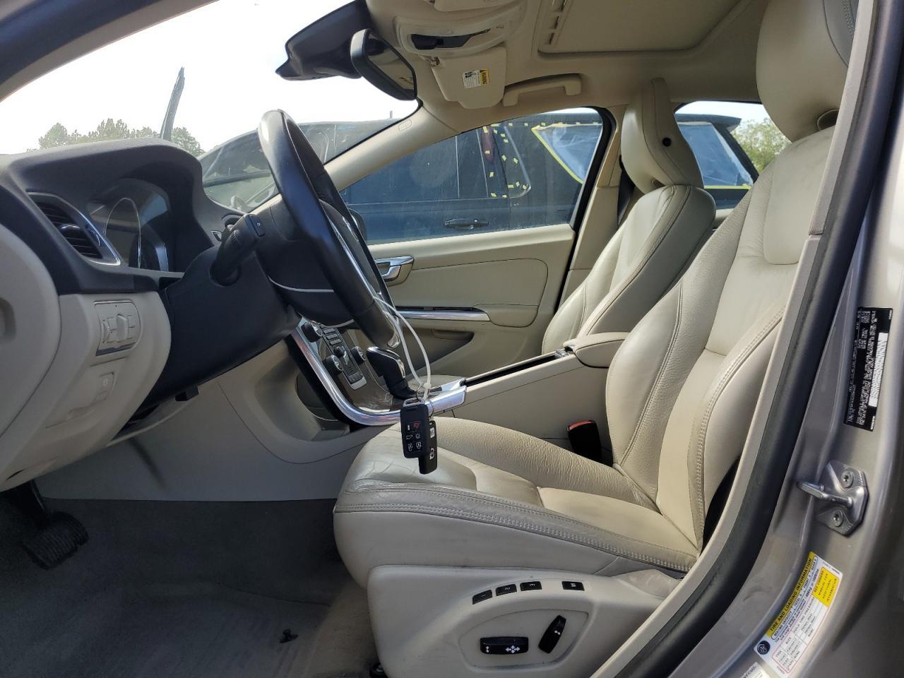 2014 VOLVO S60