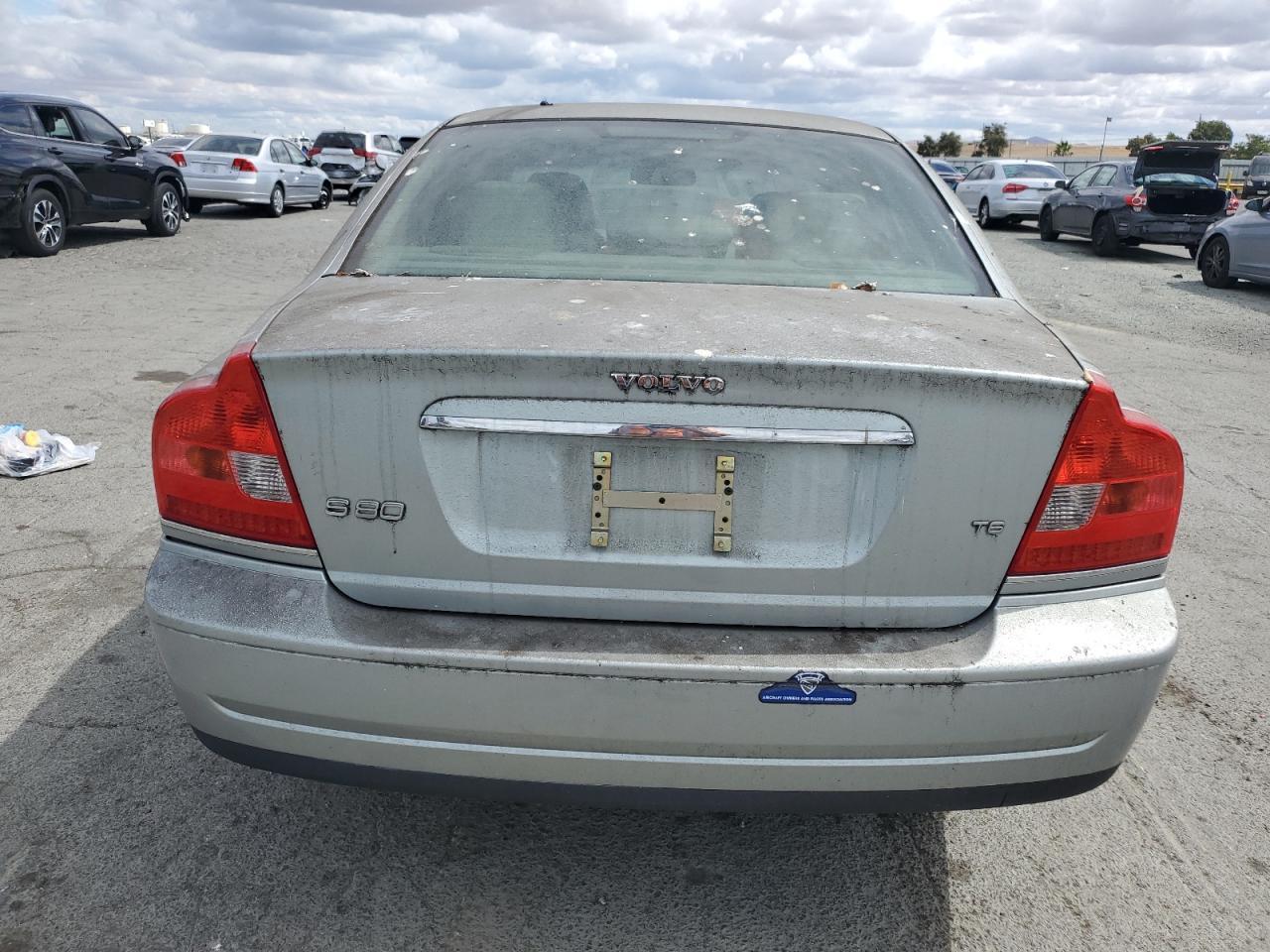 2004 VOLVO S80