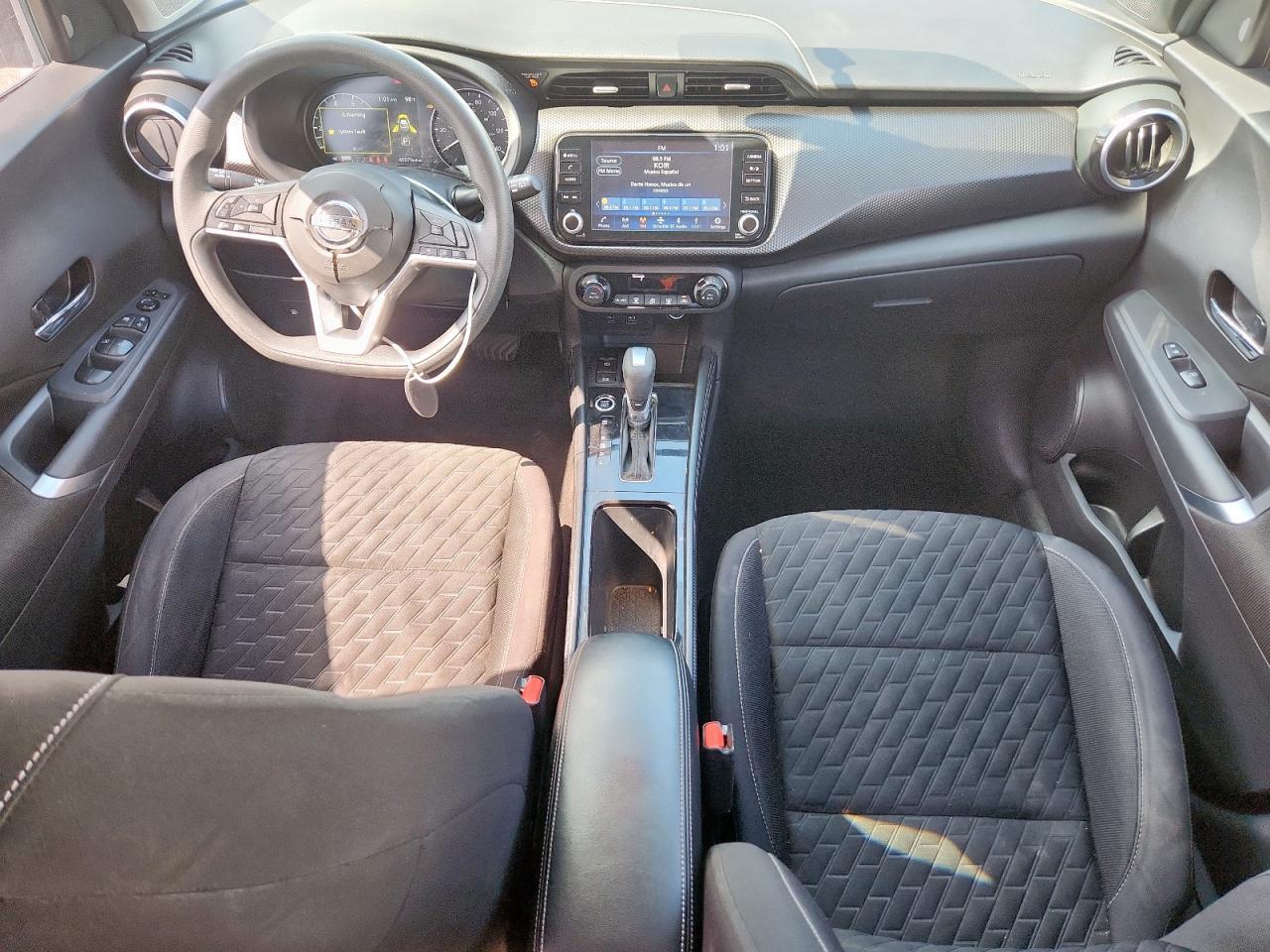 2021 NISSAN KICKS