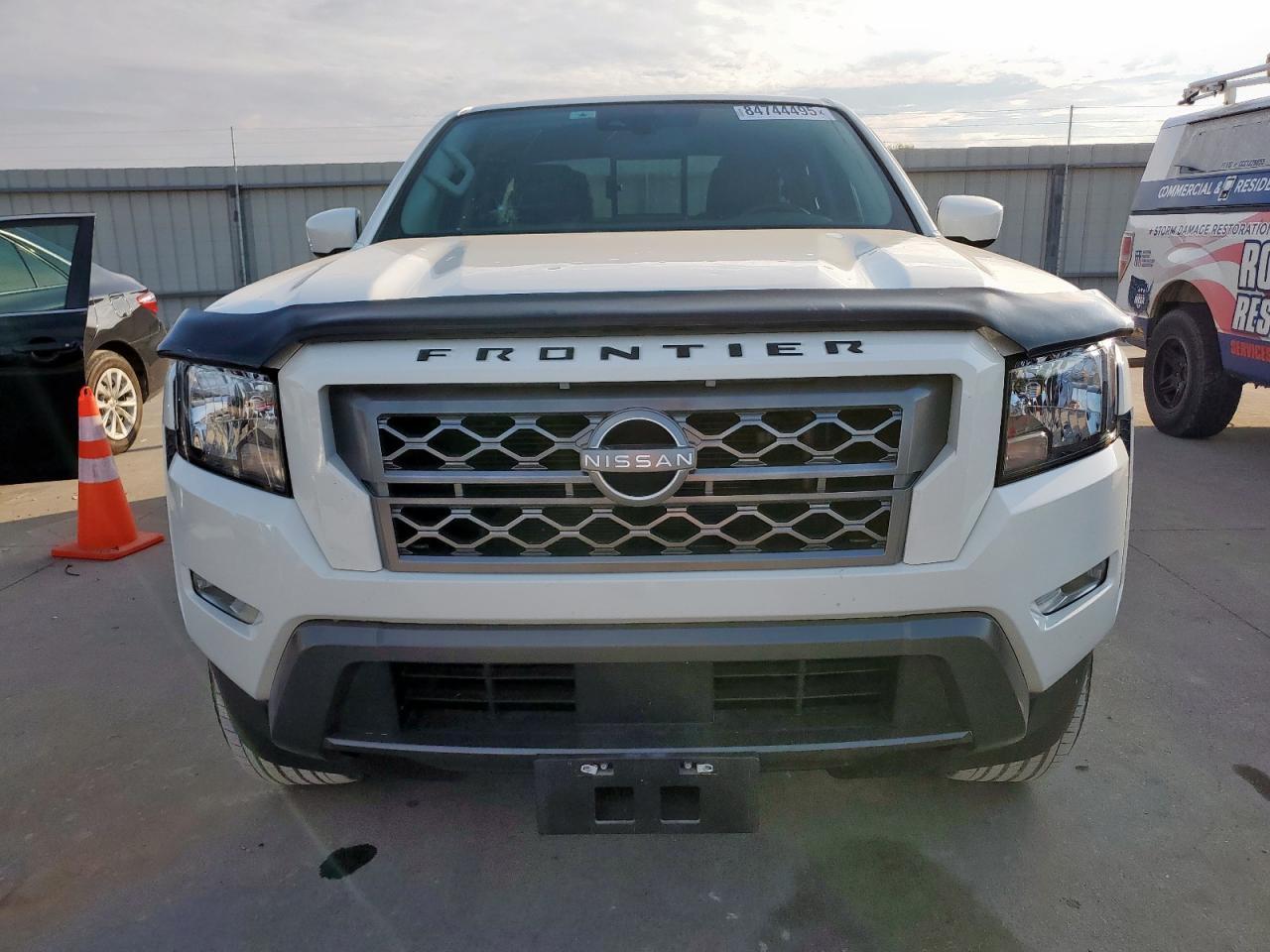 2023 NISSAN Frontier