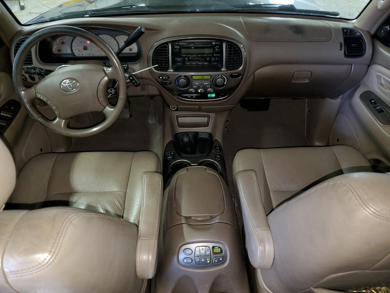 2004 TOYOTA Sequoia