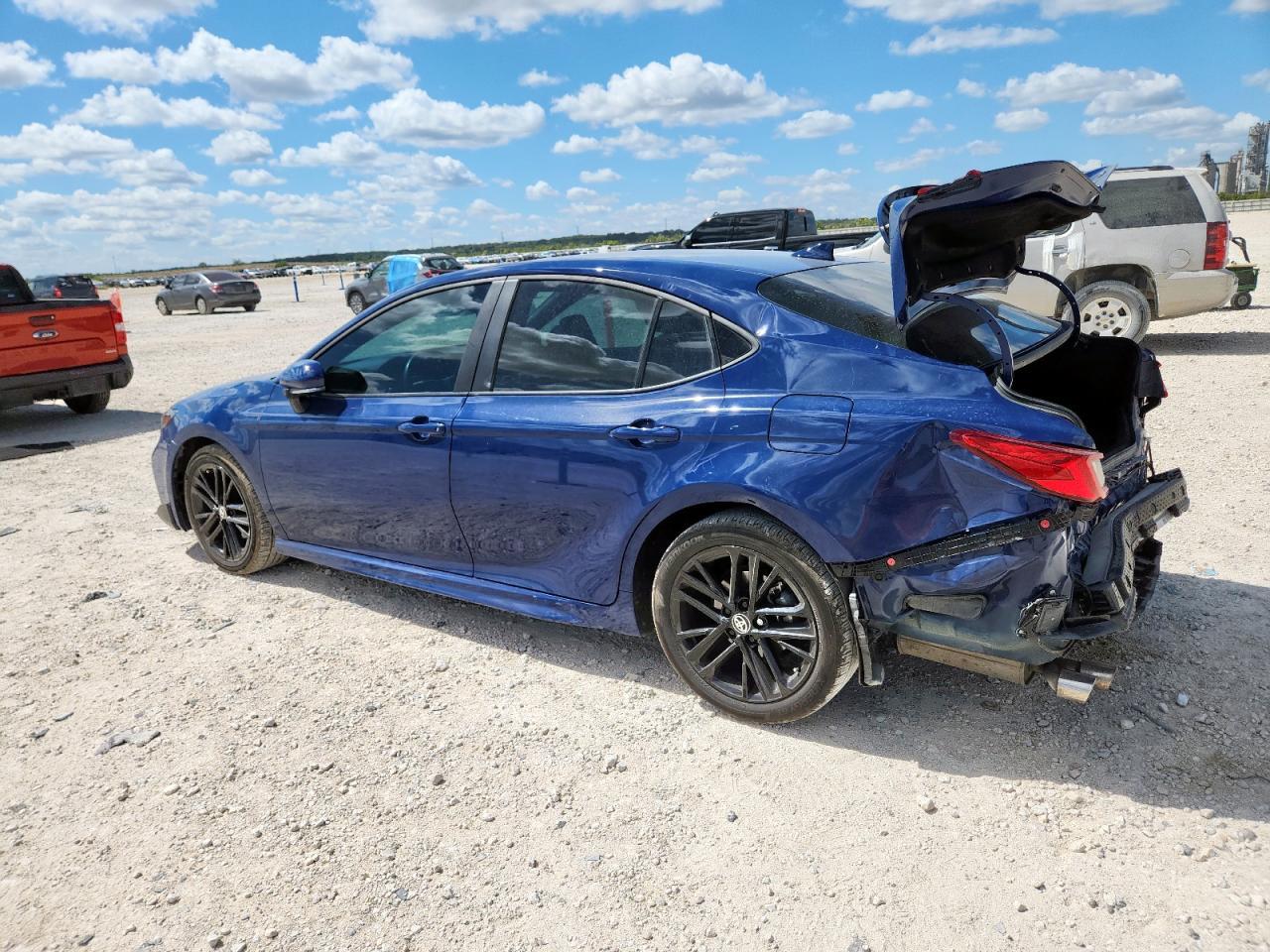 2025 TOYOTA CAMRY