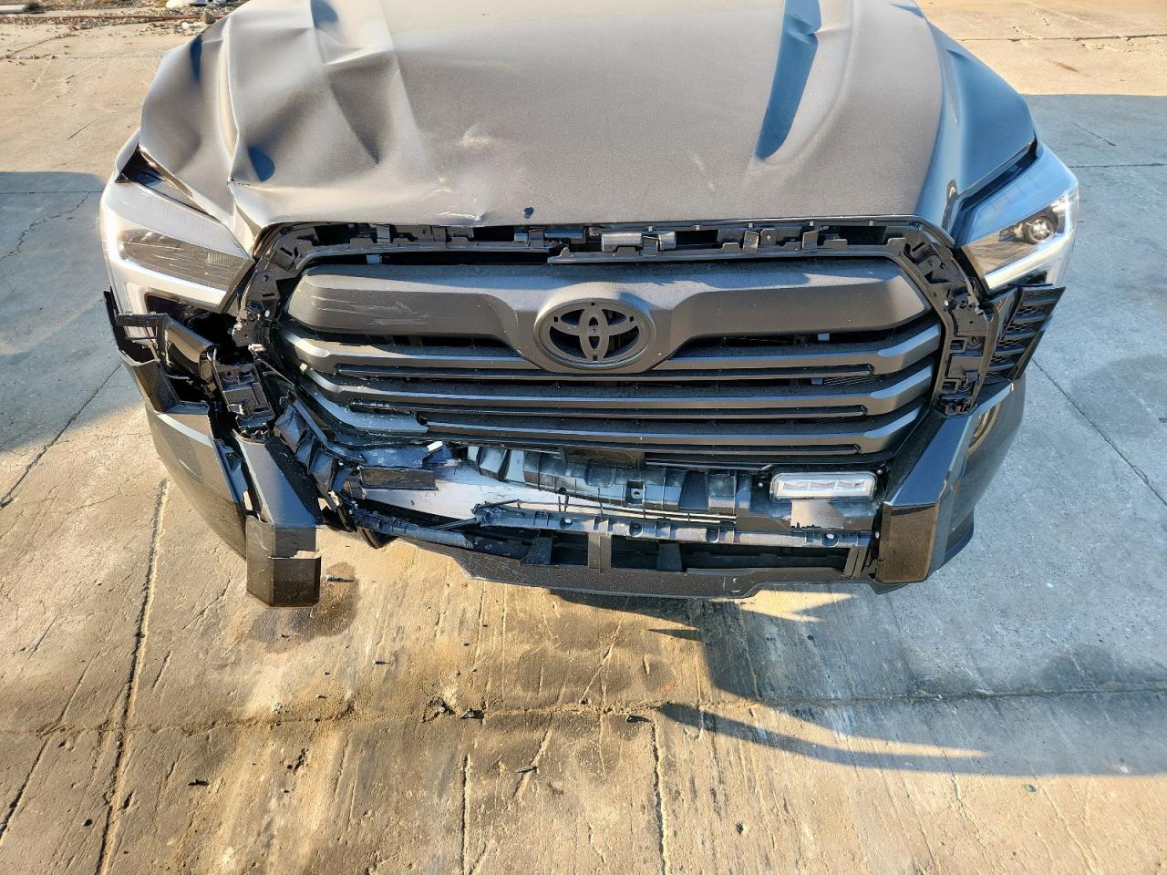 2025 TOYOTA TUNDRA