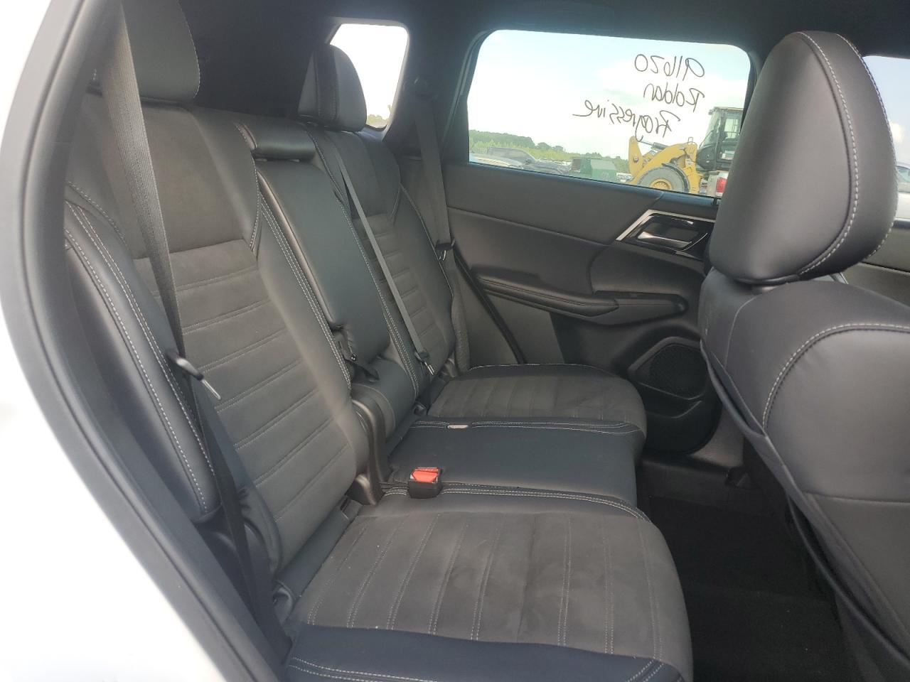 2023 MITSUBISHI outlander
