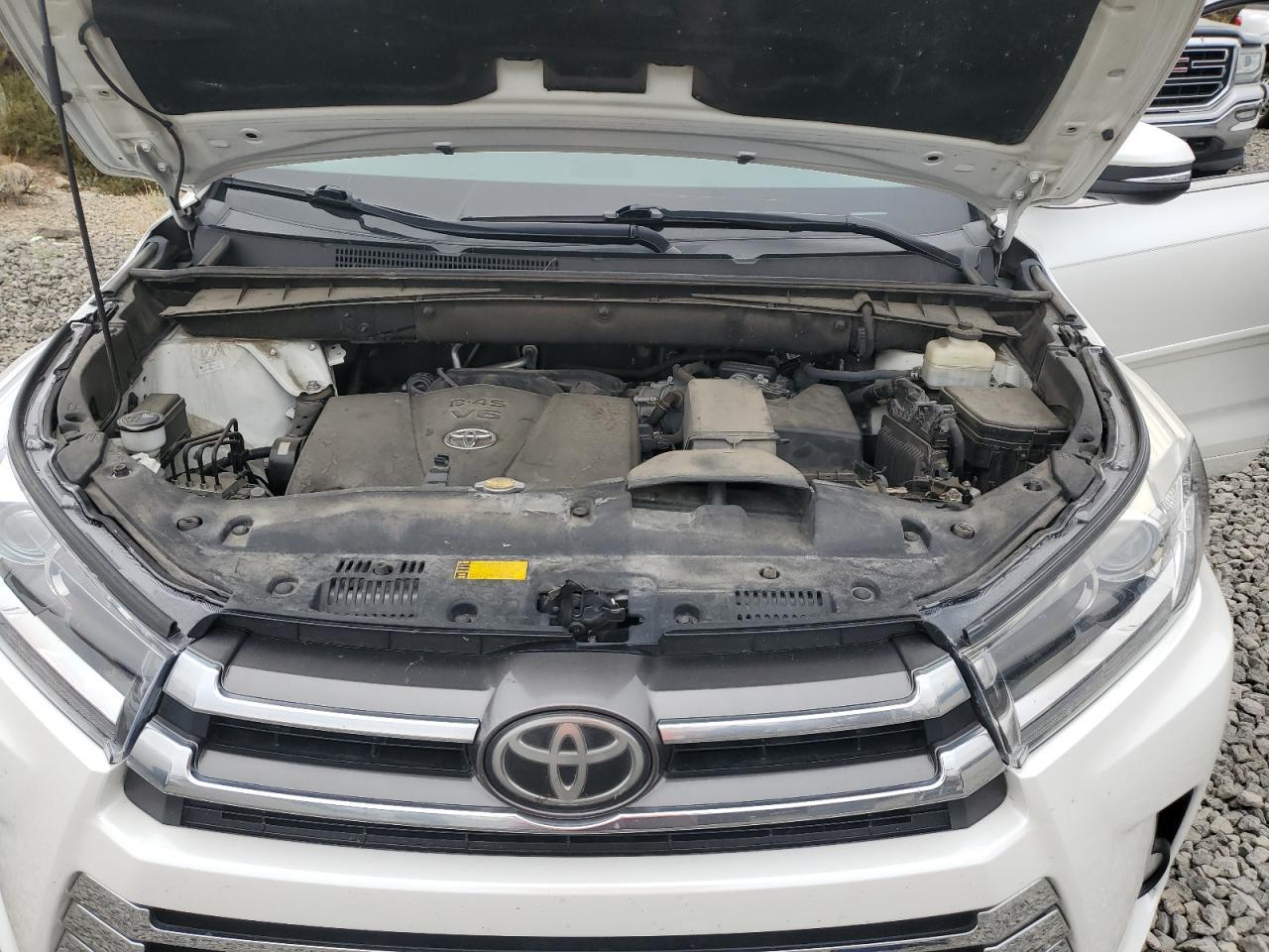 2017 TOYOTA HIGHLANDER