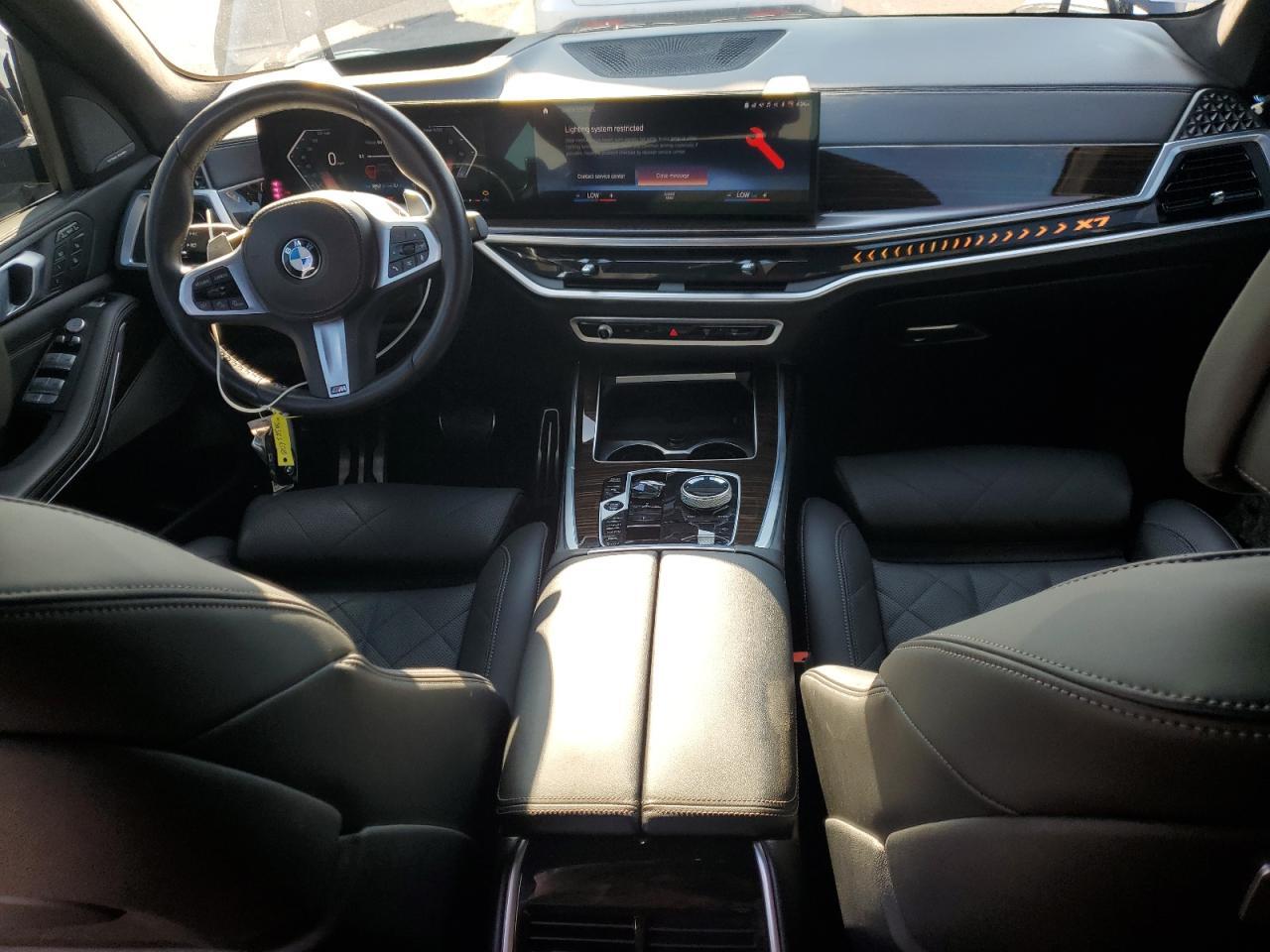 2023 BMW X7