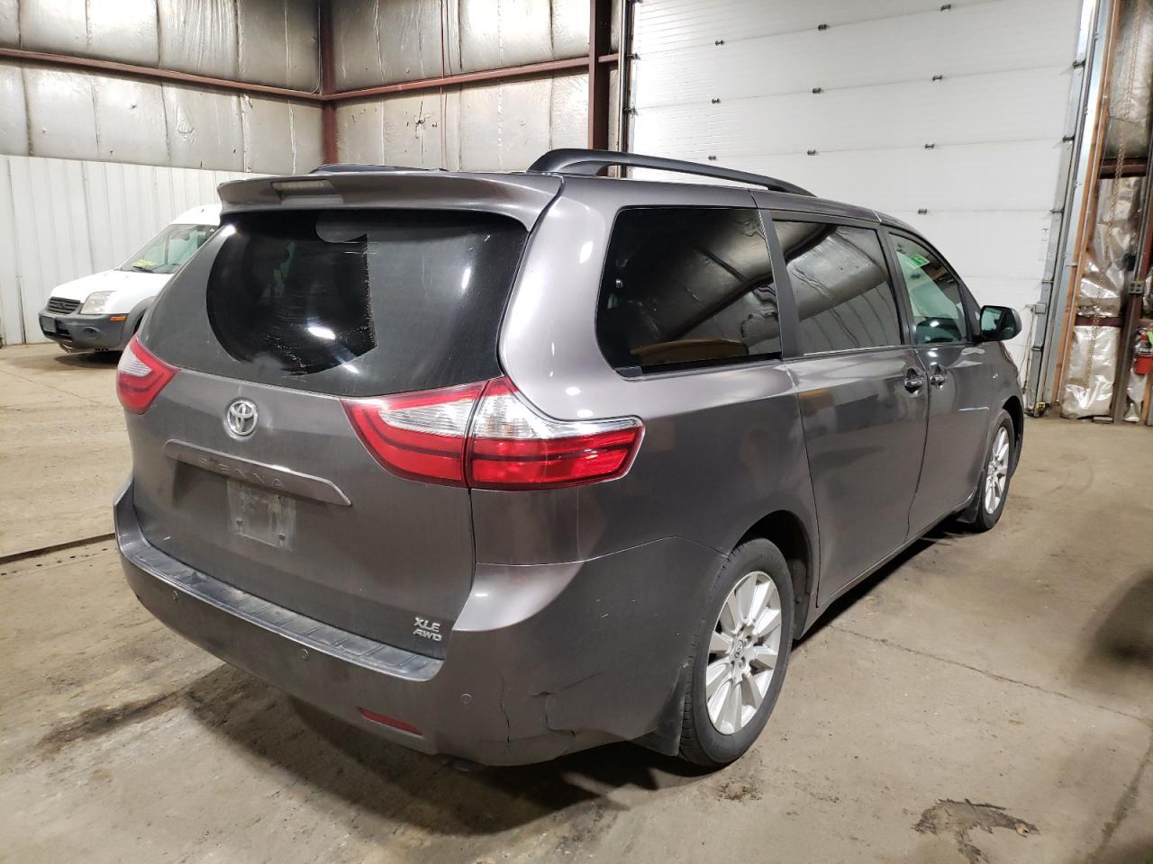 2017 TOYOTA SIENNA