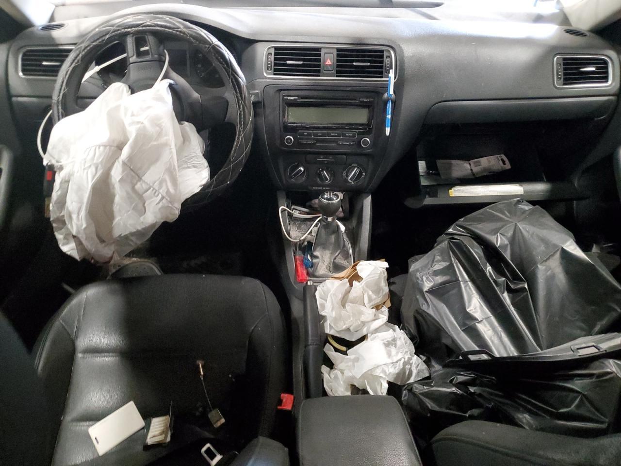 2011 VOLKSWAGEN JETTA