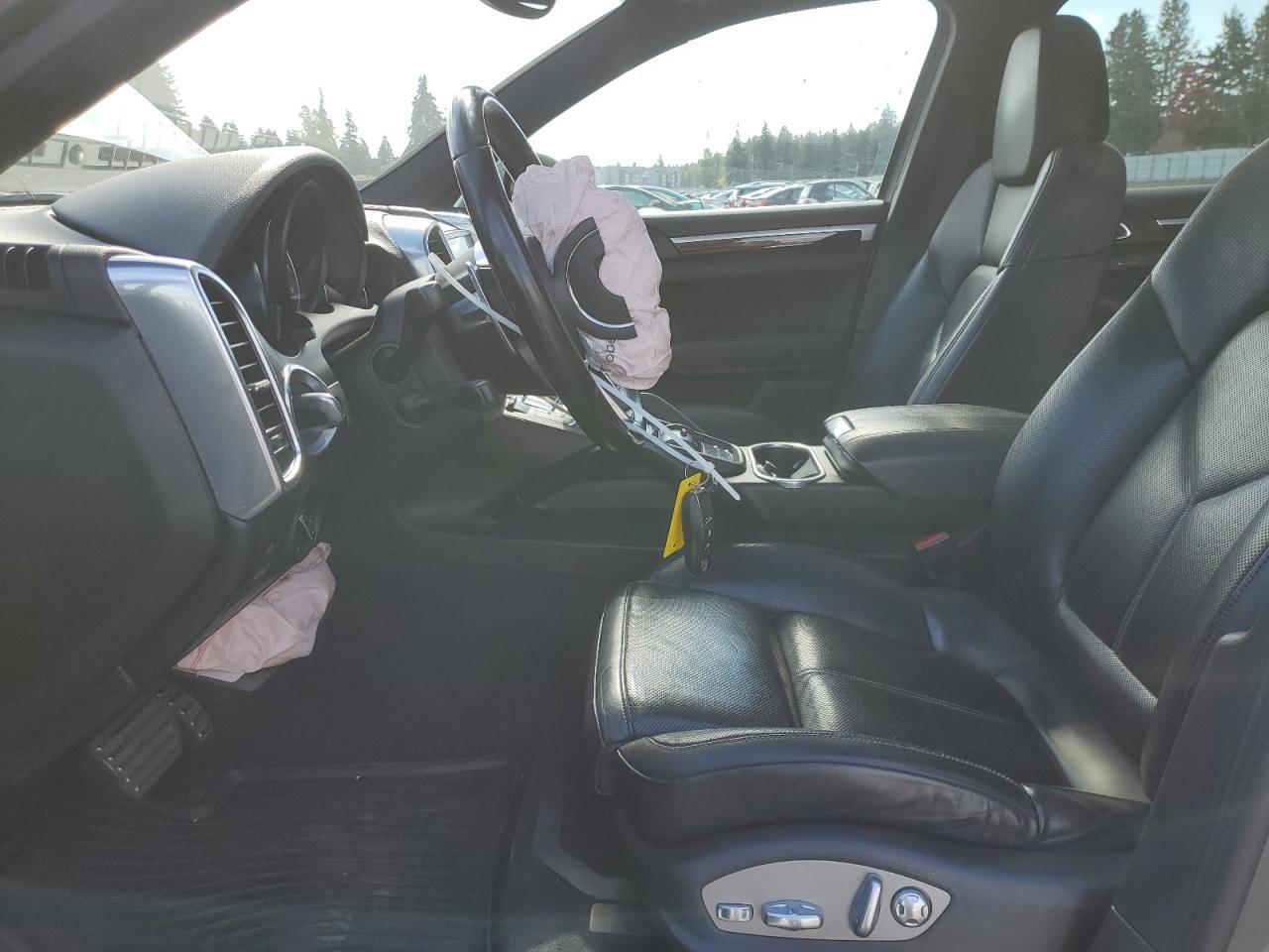 2017 PORSCHE CAYENNE