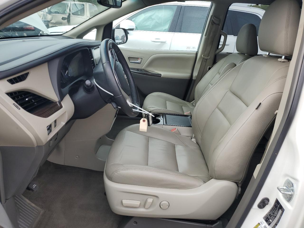 2015 TOYOTA SIENNA