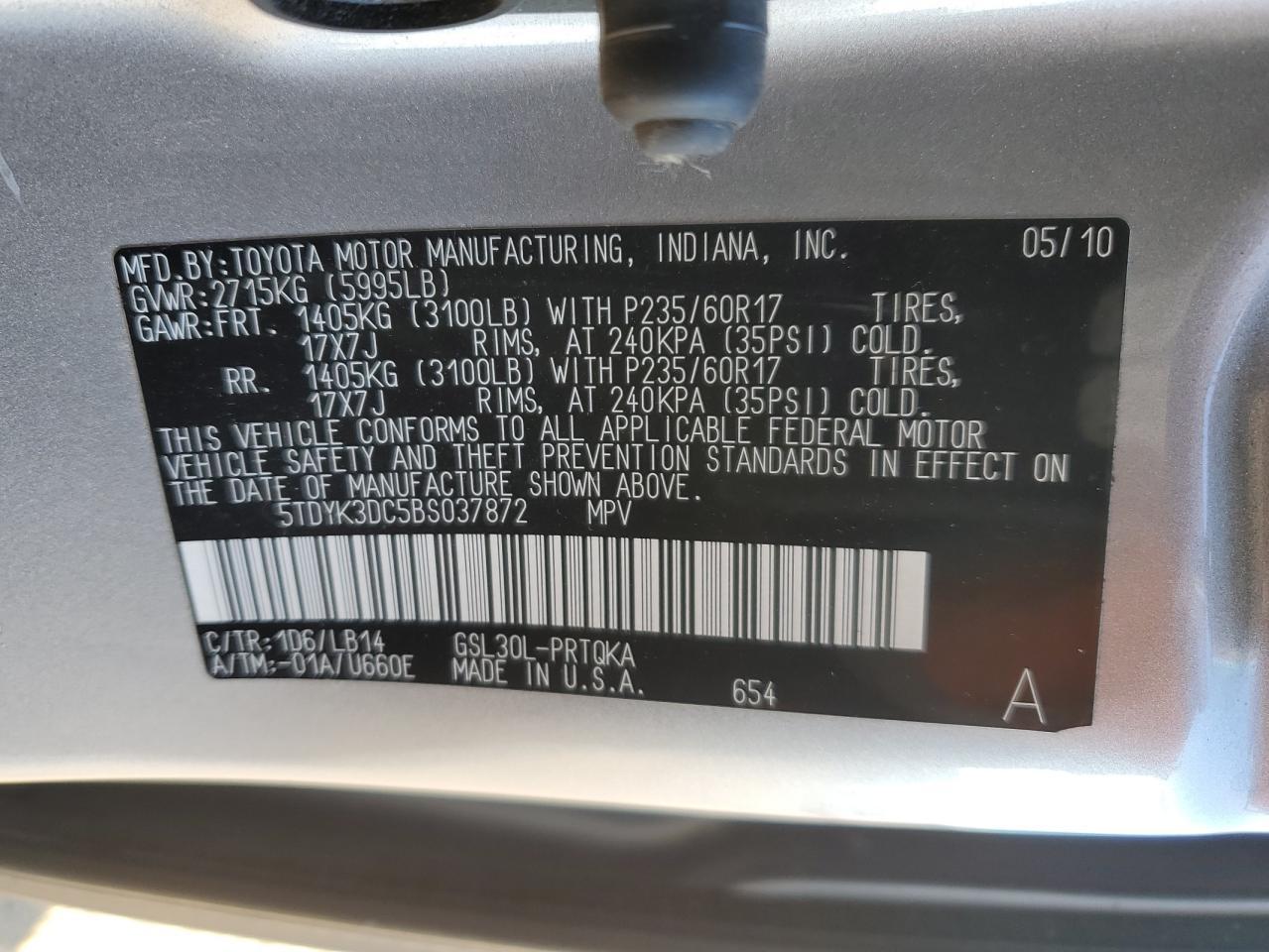 2011 TOYOTA SIENNA