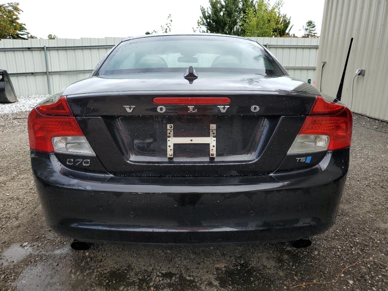 2011 VOLVO C70