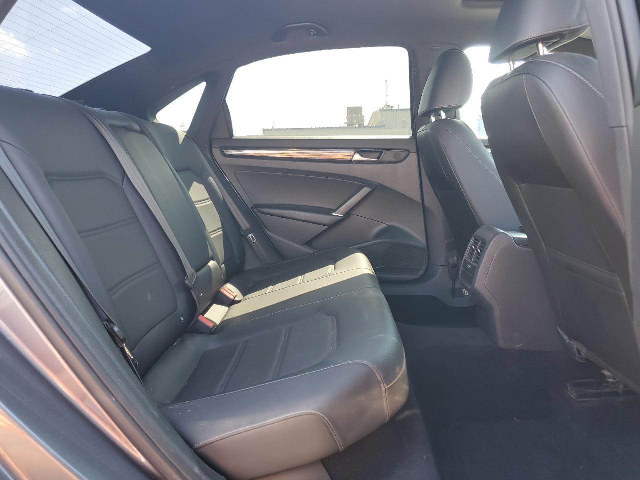 2021 VOLKSWAGEN Passat