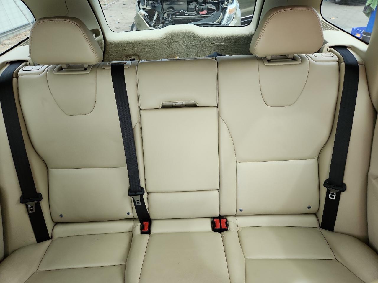 2015 VOLVO XC60