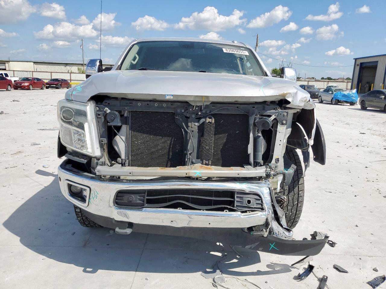 2016 NISSAN Titan