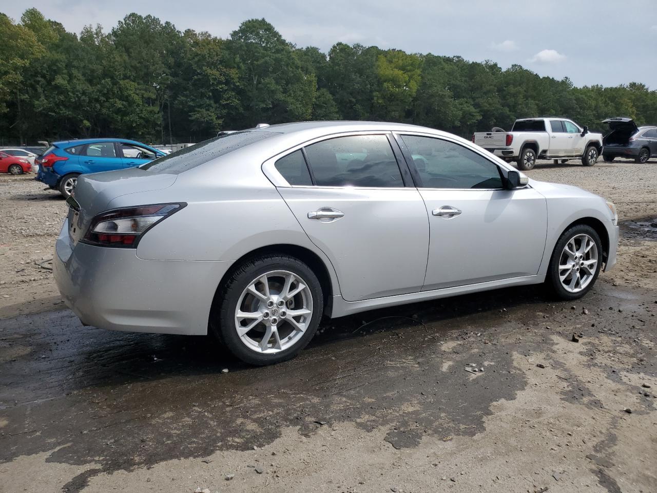 2014 NISSAN Maxima