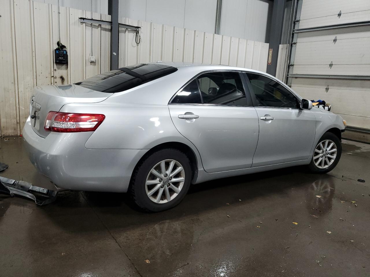 2011 TOYOTA CAMRY