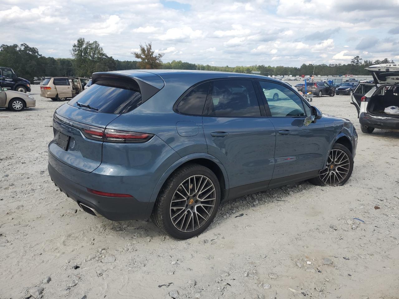 2019 PORSCHE CAYENNE