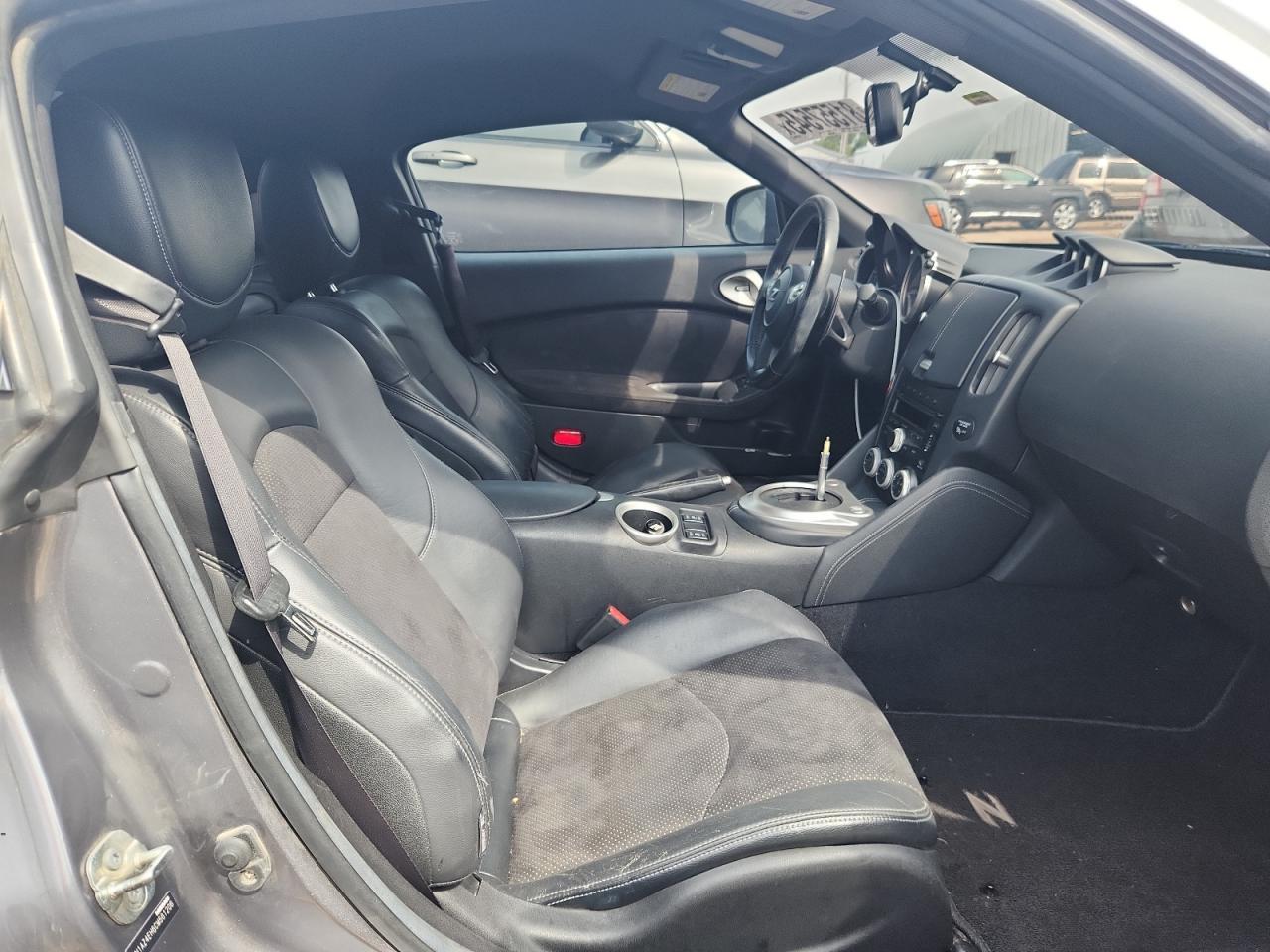 2012 NISSAN 370Z