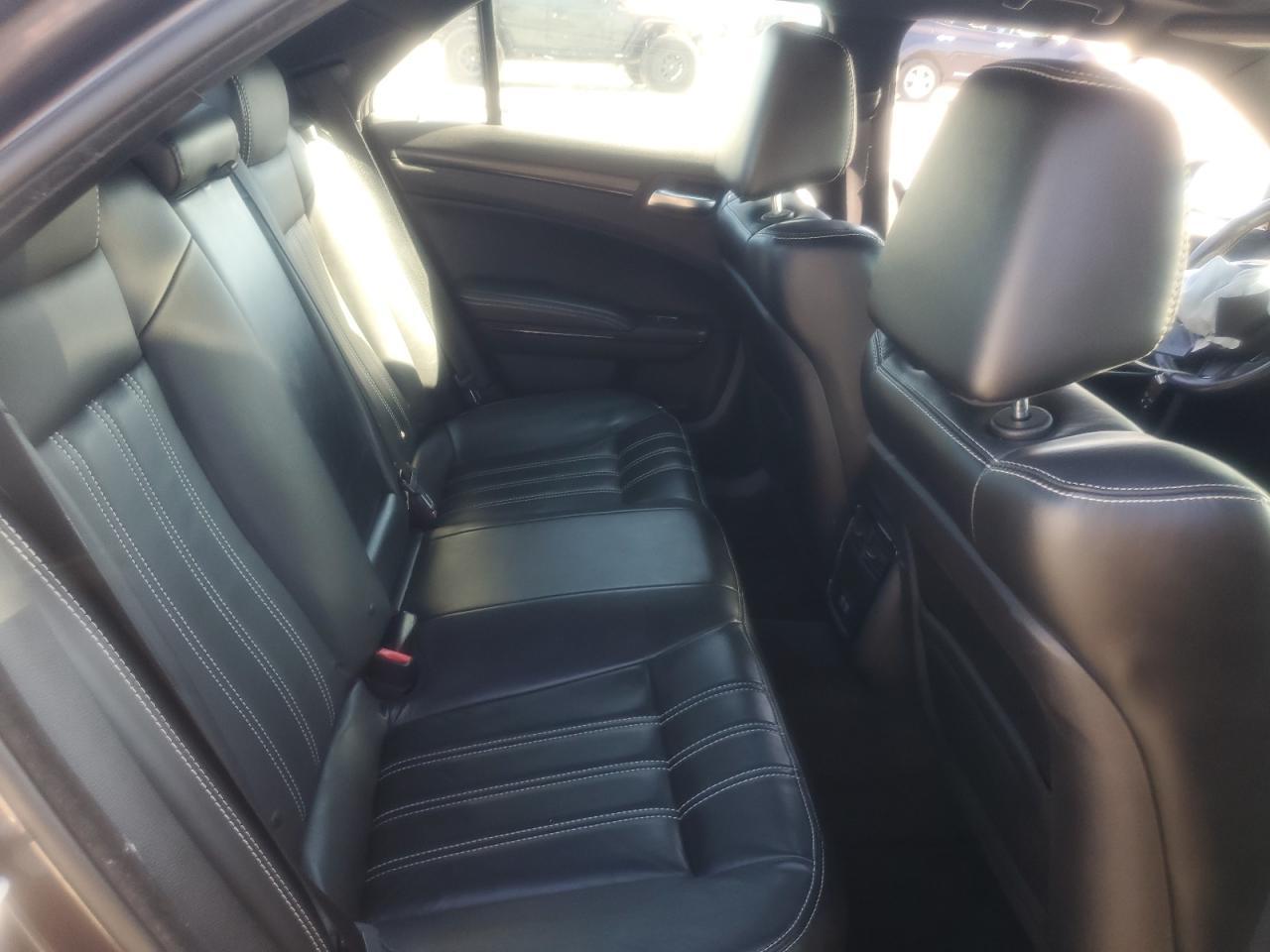 2016 CHRYSLER 300