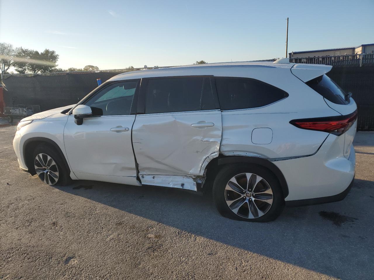 2021 TOYOTA HIGHLANDER