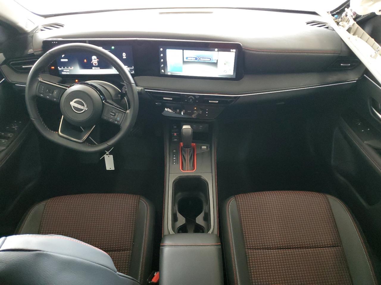 2025 NISSAN KICKS
