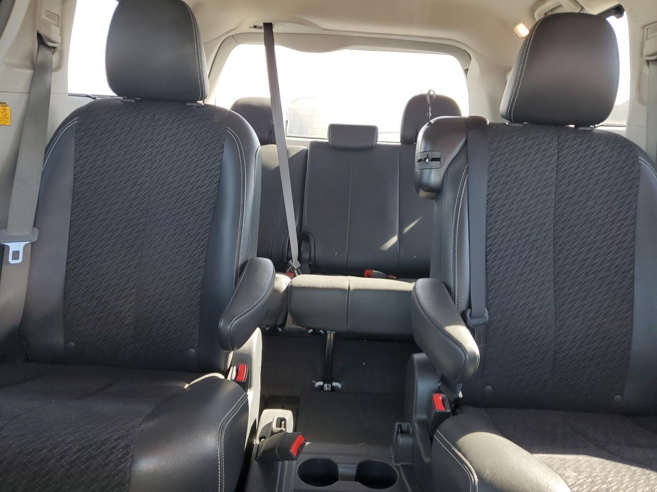 2012 TOYOTA SIENNA