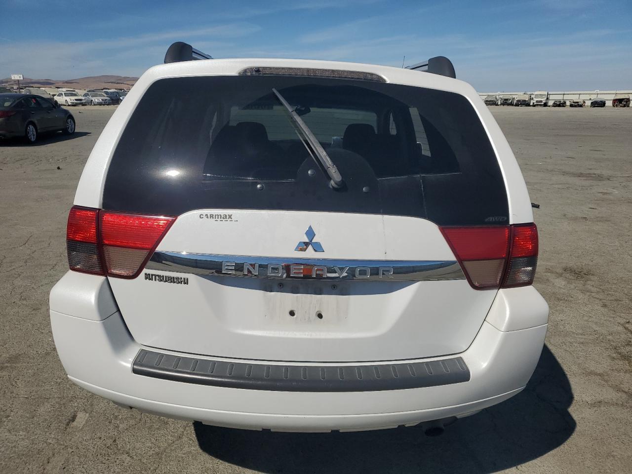 2011 MITSUBISHI Endeavor