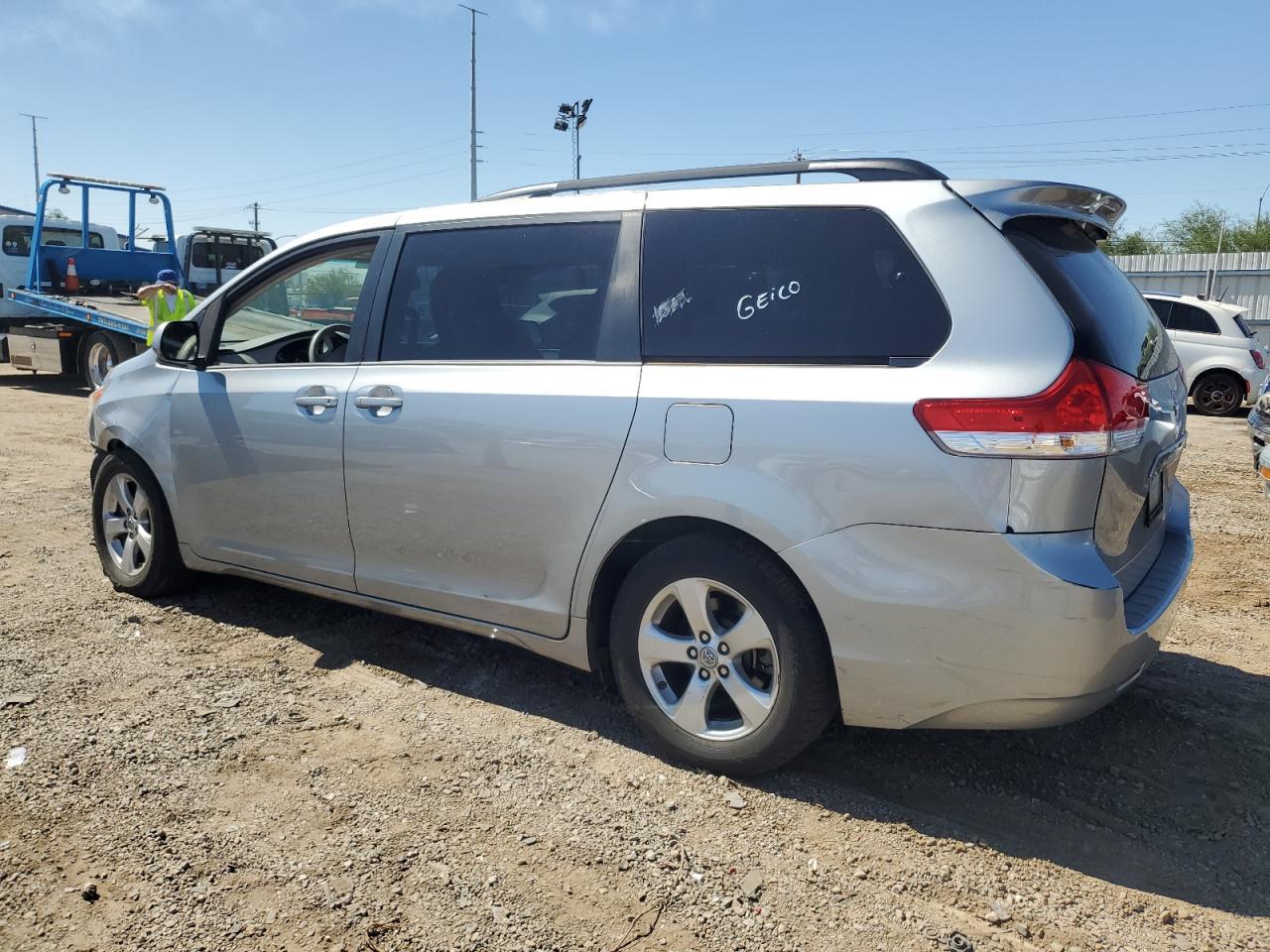 2014 TOYOTA SIENNA