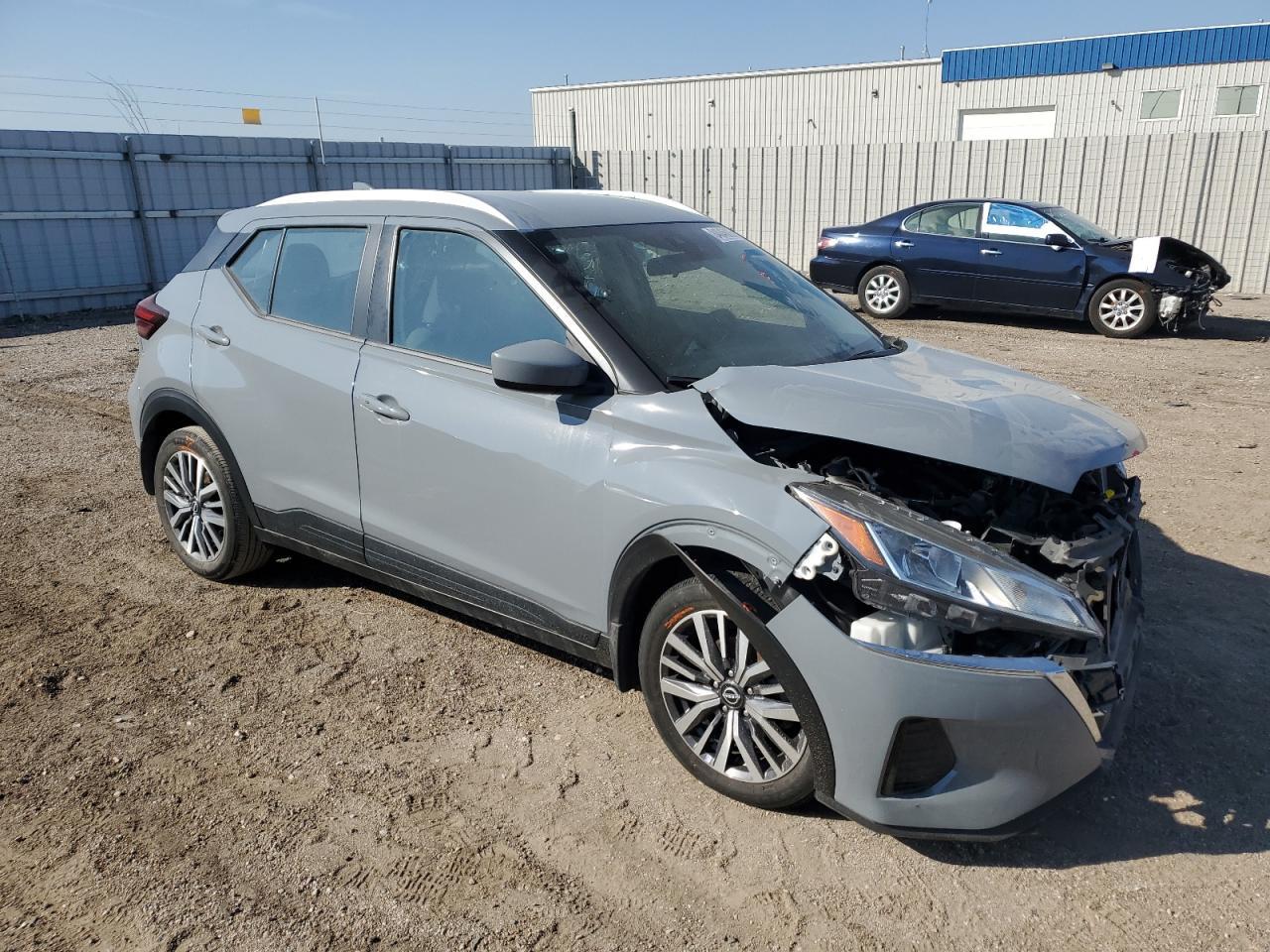 2023 NISSAN KICKS