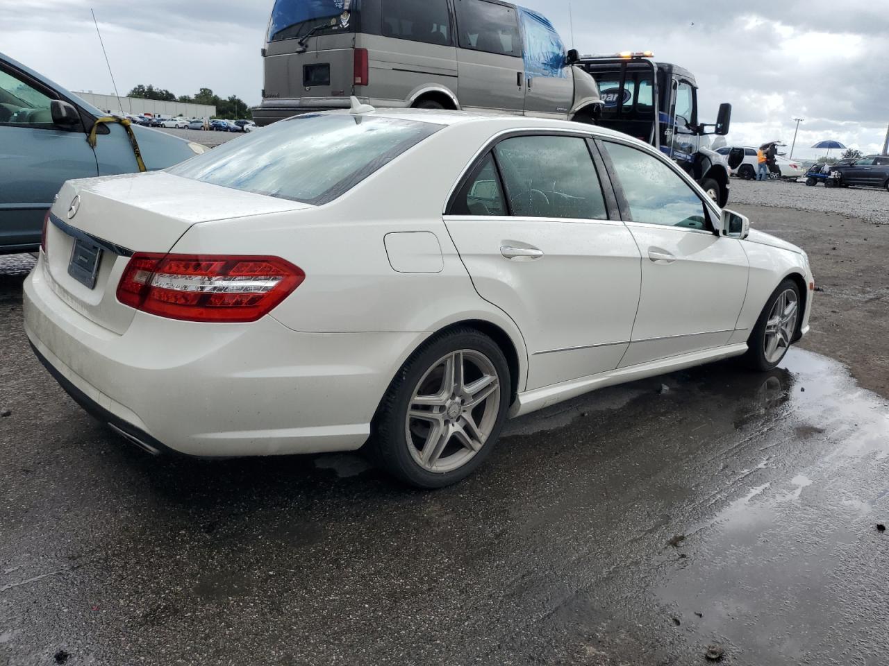 2013 MERCEDES-BENZ E-Class