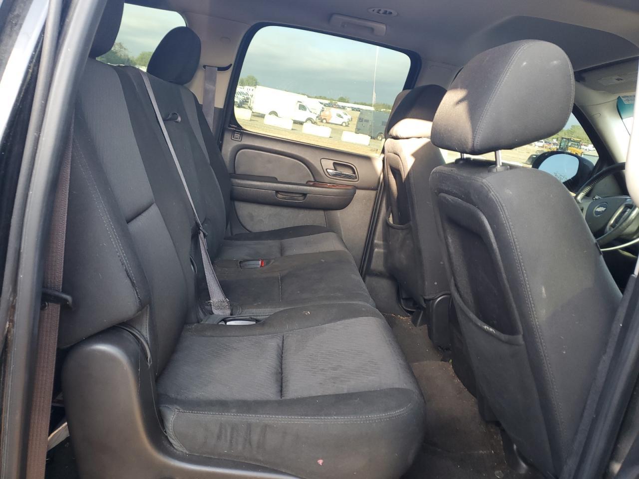 2013 CHEVROLET Suburban