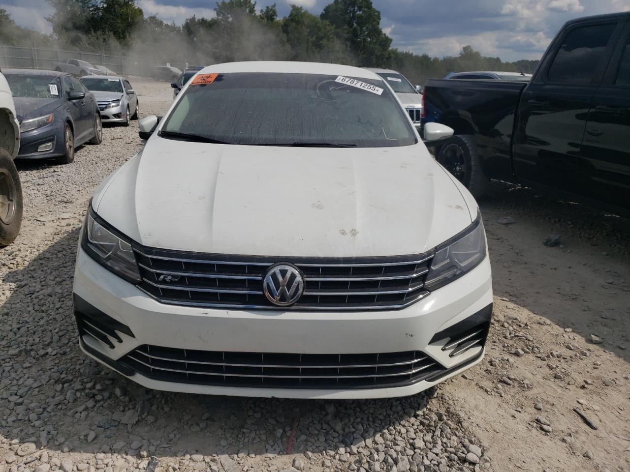 2018 VOLKSWAGEN Passat