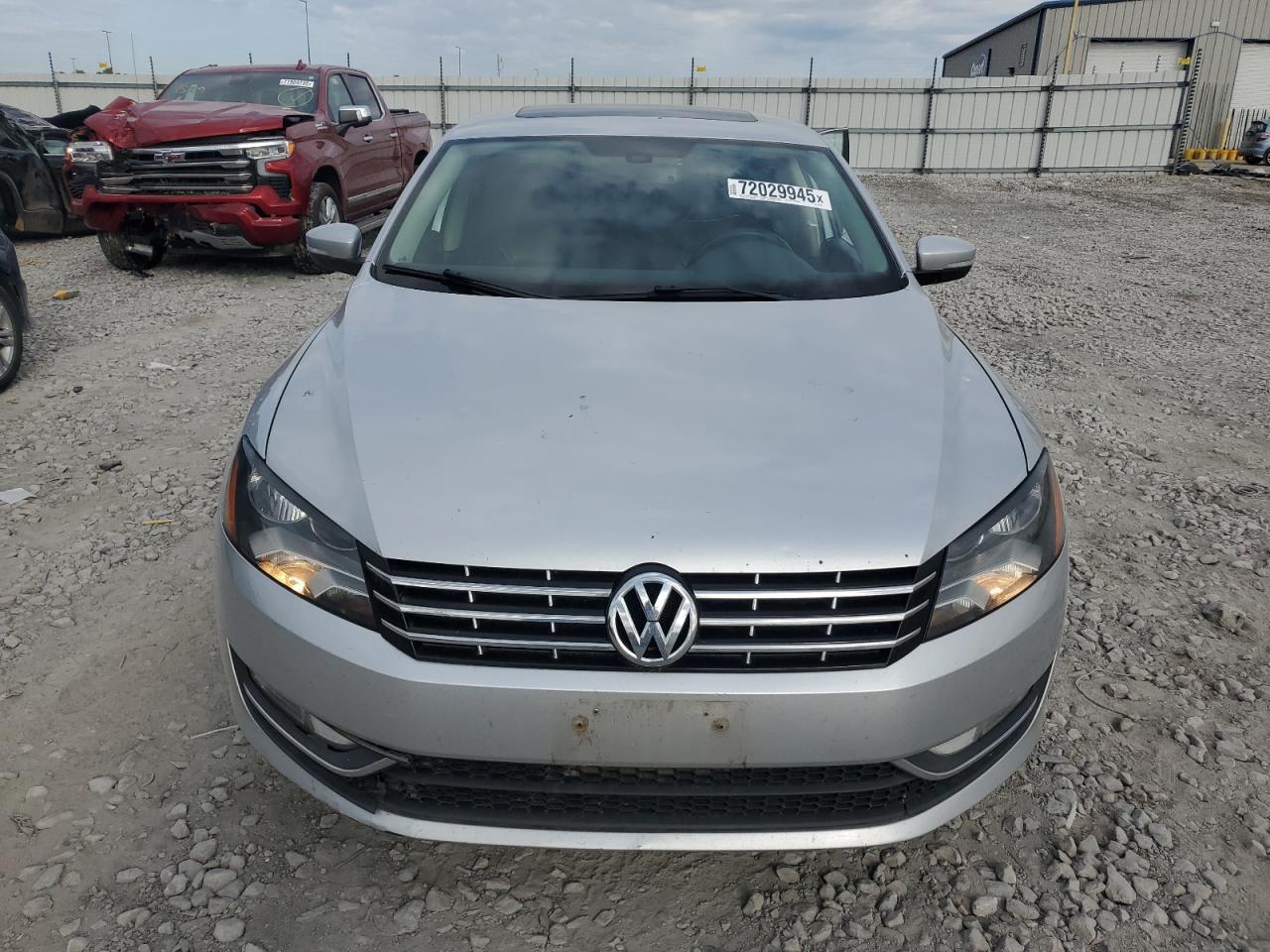 2013 VOLKSWAGEN Passat