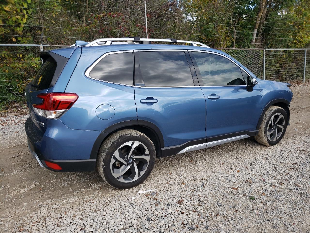 2022 SUBARU FORESTER