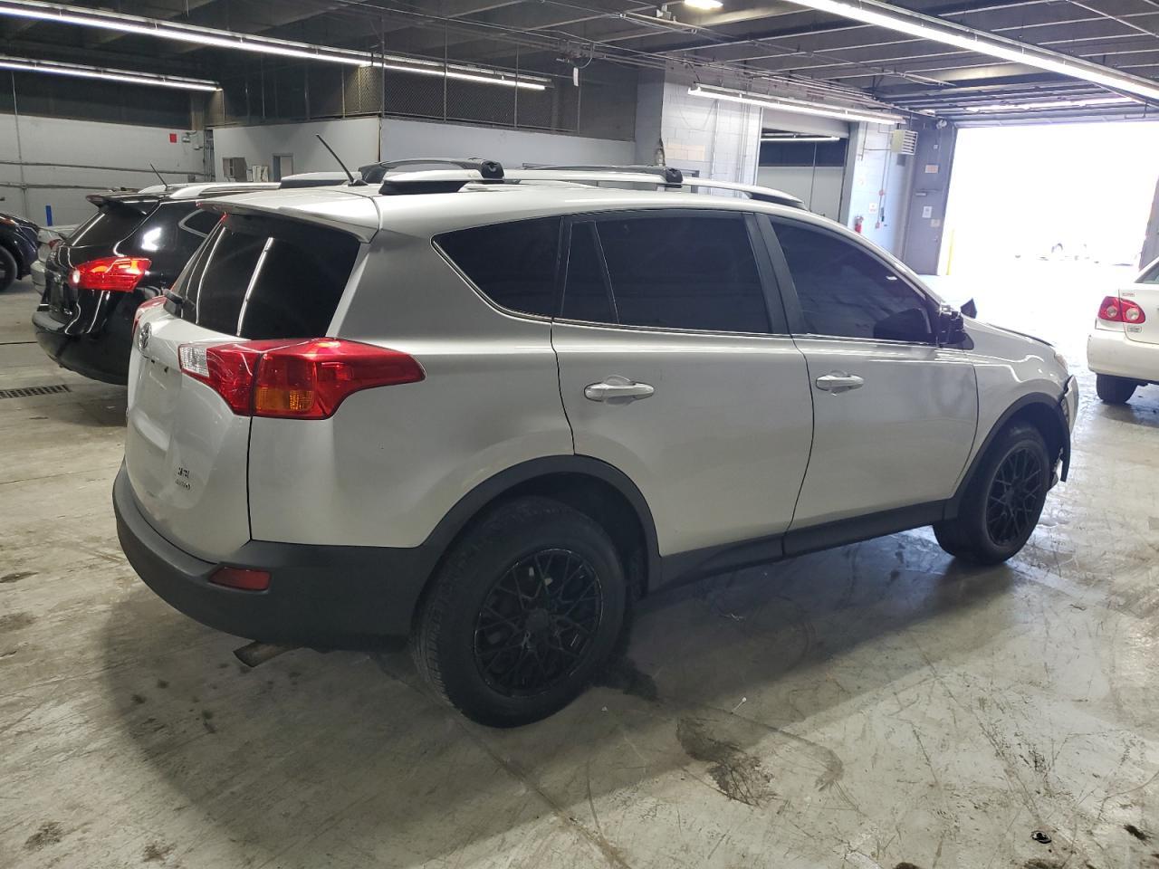 2015 TOYOTA RAV4