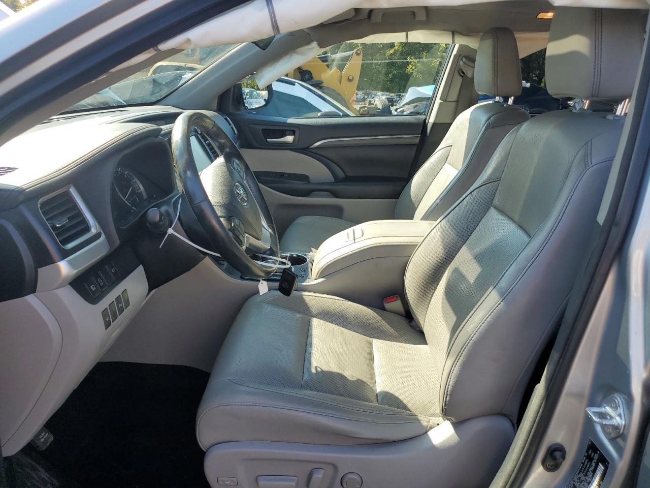2017 TOYOTA HIGHLANDER