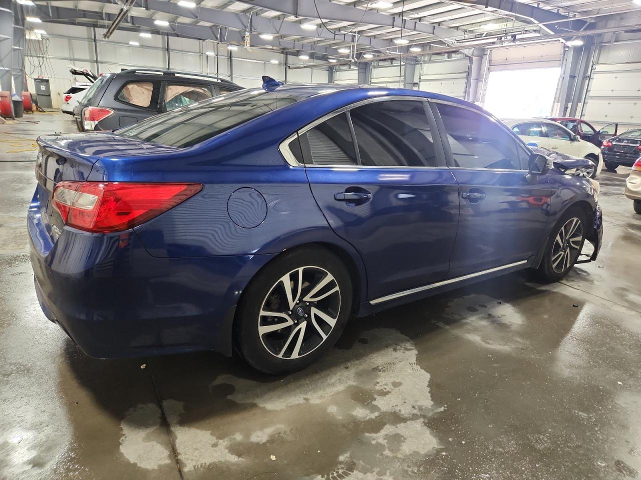 2017 SUBARU Legacy