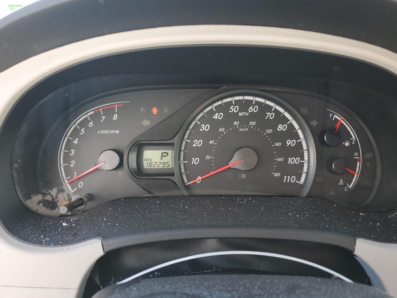 2011 TOYOTA SIENNA