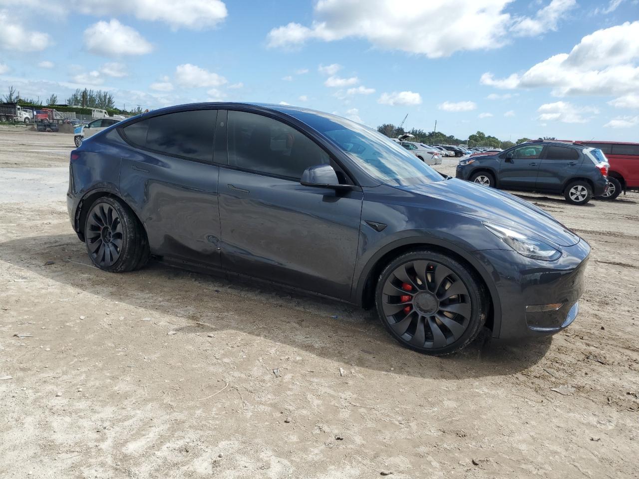 2024 TESLA MODEL Y