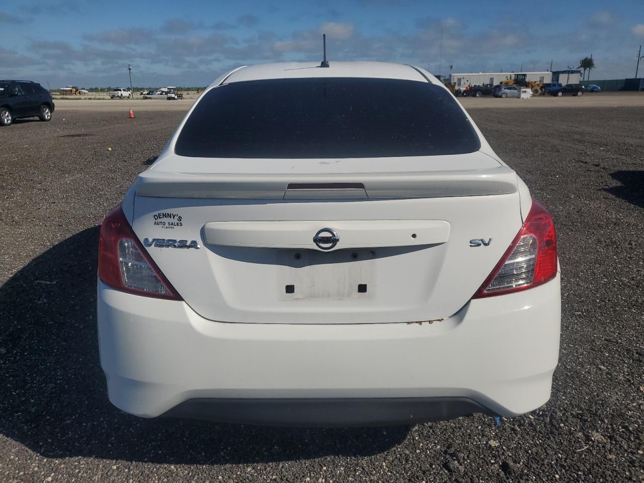 2018 NISSAN VERSA